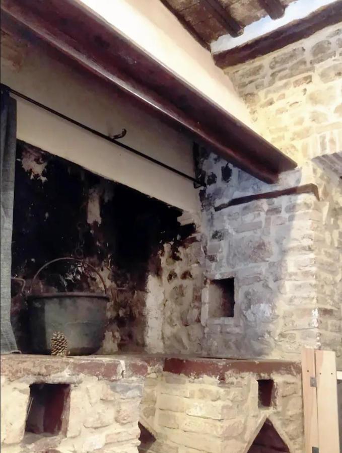Casa Contadina In Borgo Medievale, Tuscany Monteguidi Exterior foto